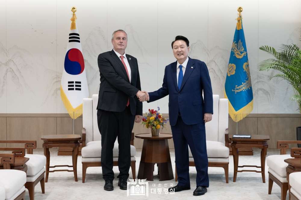 윤석열&nbsp;대통령, 체코 국가안보보좌관 접견(9.4)
